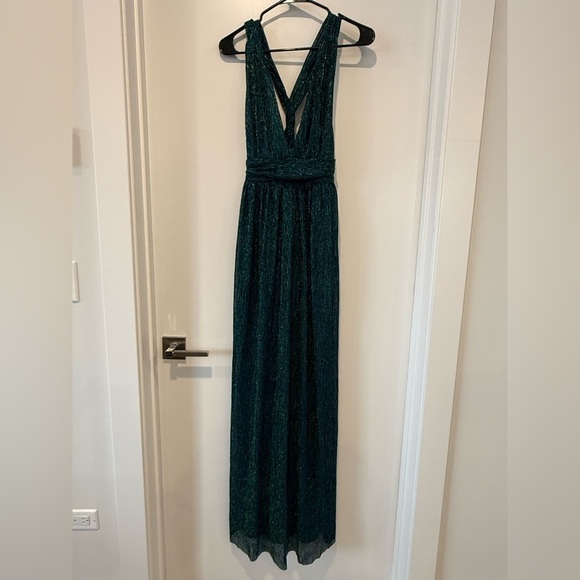 Lulus Dresses & Skirts - NWT Lulus Sparkly Green and Black Dress